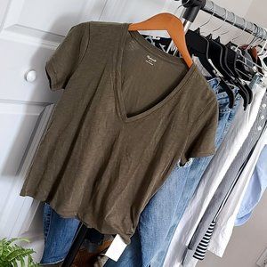 Closet Clear Out. Madewell V neck t- shirt NWT